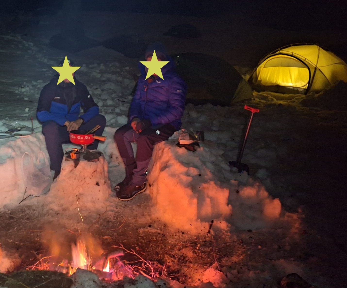 Bivouac hivernal sous les étoiles